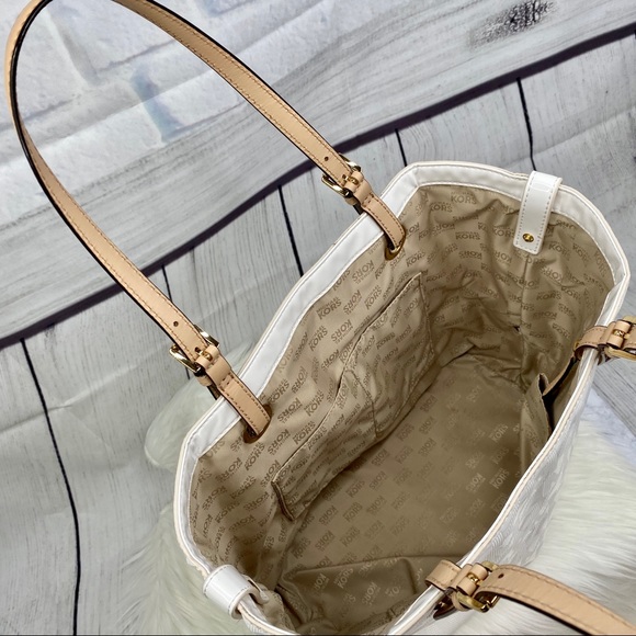 M I C H A E L K O R S : Signature Patent White Bag - Picture 5 of 7